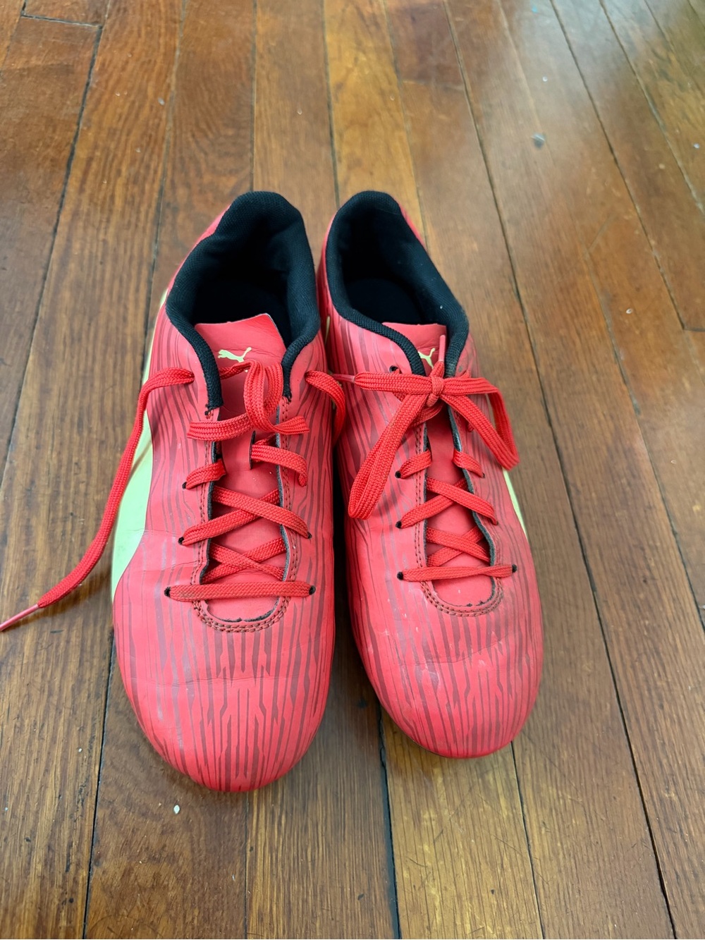 Kids puma rapido III soccer cleats 4.5
